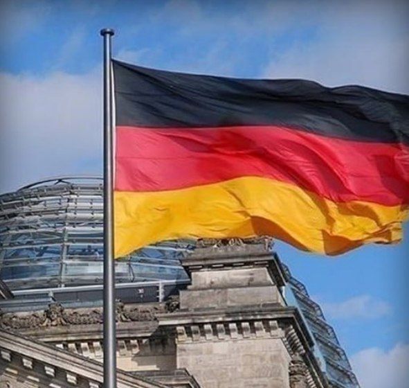 دۆیچێڤێلە : وەزارەتی دەرەوەی ئاڵمانیا لە پەپامێکی هۆشداریدا داوا دەکات هاوولاتییەکانی بەپەلە ئێران بە جی بهێڵن و خۆیان لە سەفەر کردن بۆ ئەم ووڵاتە بپارێزن