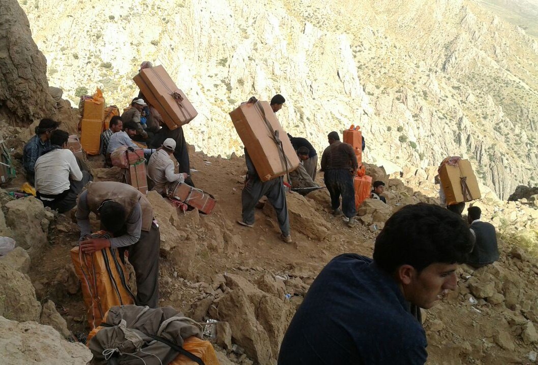 هێزە چەکدارەکانی ئێران لە سنووری بانە تەقەیان لە کۆڵبەران کردووە کەسێکیش بریندارە