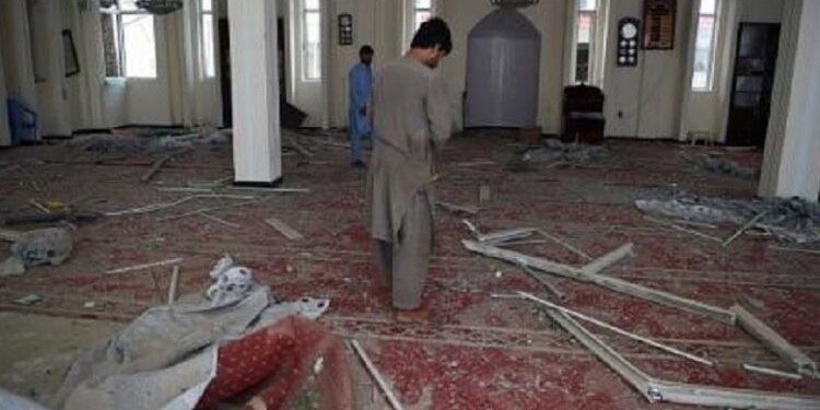 بە هۆى تەقینەوەیەک لە ناومزگەوتێکى ئەفغانستاندا ٥٥ کەس بوونە قوربانى