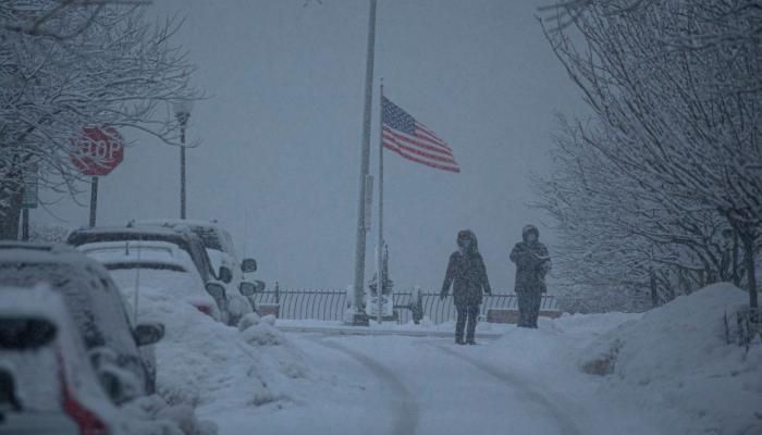 ئەمریكا : ژمارەی ئەو كەسانەی بەهۆی زریانی بەفرەوە گیانیان لەدەستدا، گەیشتە 35 كەس