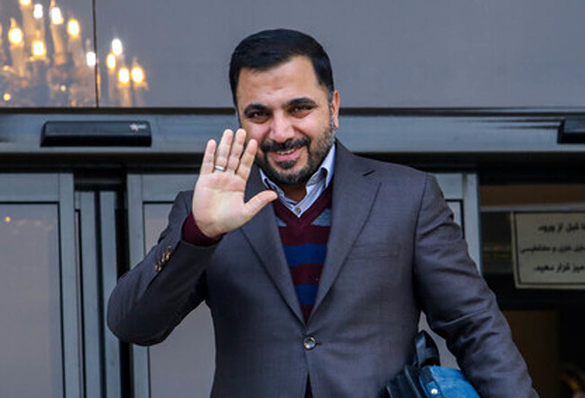 وەزیری تەکنۆلۆژیای زانیاری و گەیاندنی ئێران مەرج بۆ ئیلۆن ماسک دەستنیشان دەکات /"دەتەوێت ستارلینک بهێنیتە ئێران، ئەمە یاساکانی ئێمەیە!"