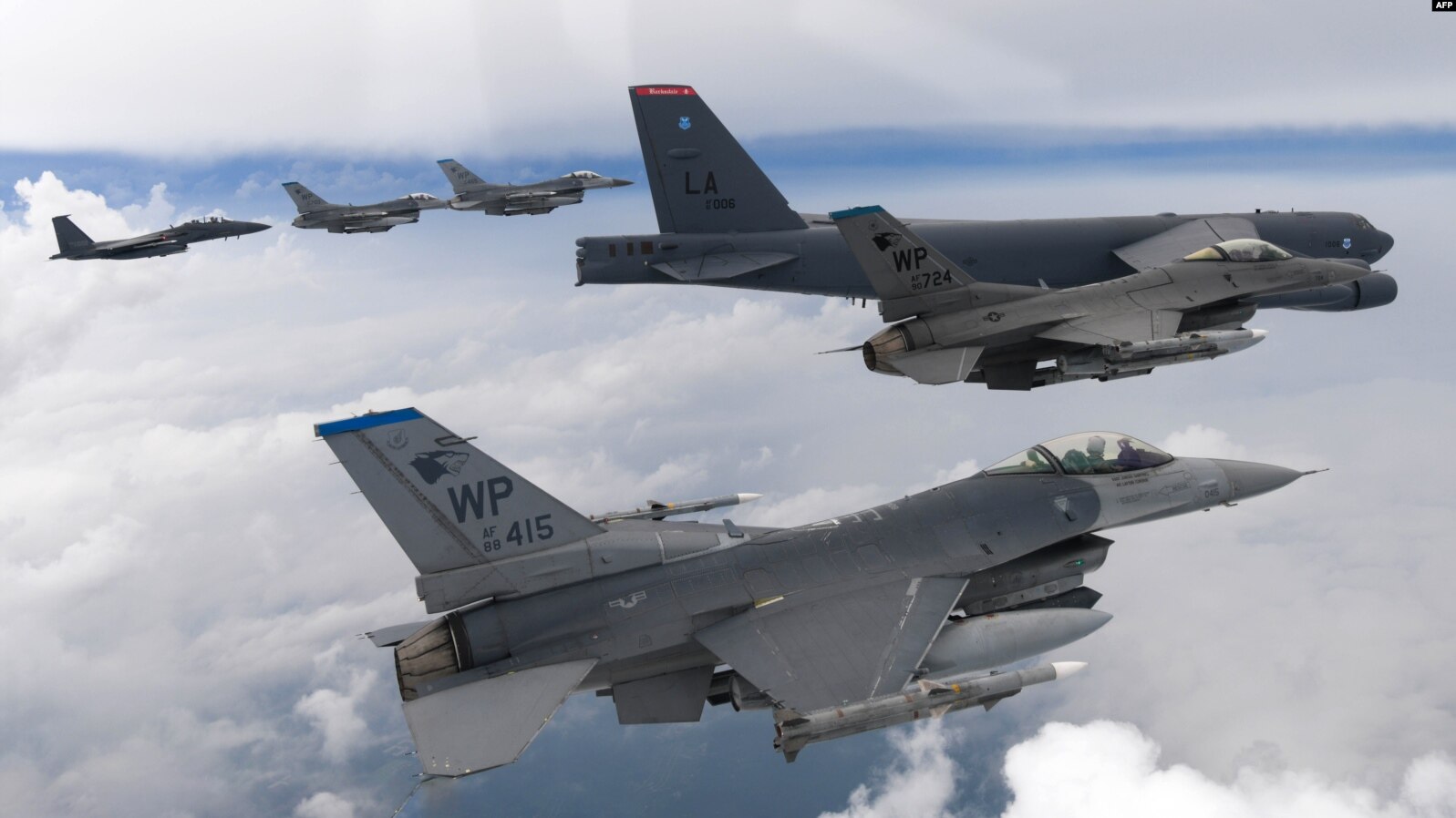 ئەمریکا فڕۆکەی جەنگی ئێف 16 ڕەوانەی کەنداوی فارس دەکات