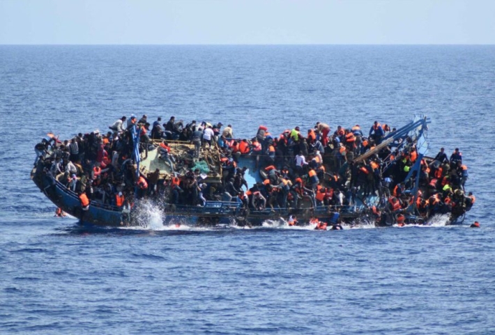 بەهۆی ژێرئاوكەوتنی بەلەمێكی كۆچبەران 73 كەس گیانیان لەدەست دا