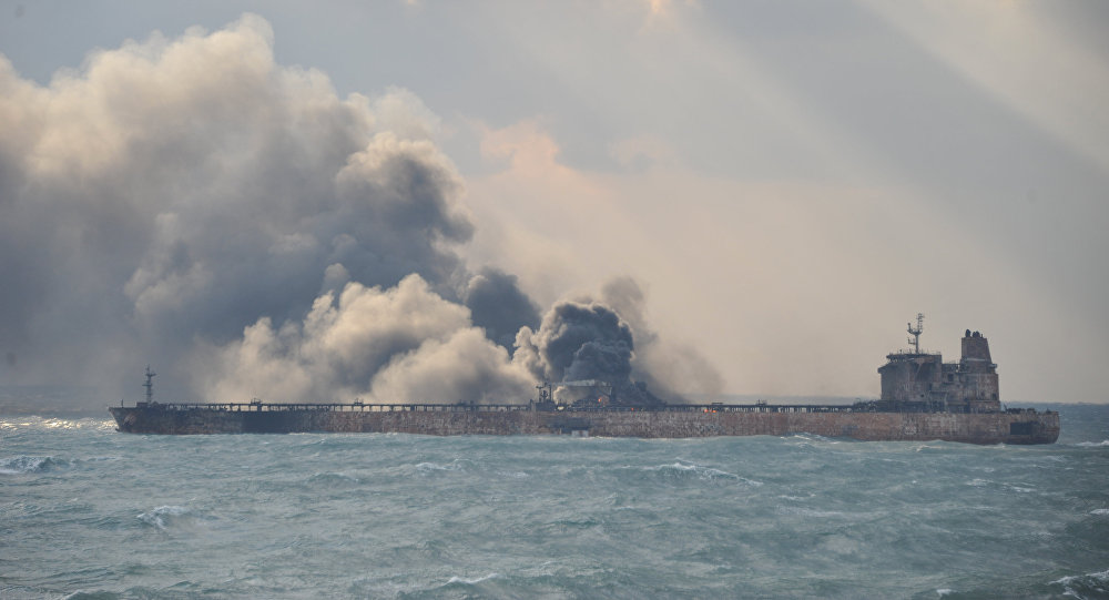 بەپەلە   ...   چەندین تەقینەوەی بەهێز لە بەندەری فەجیرە ی ئیمارات ڕوویدا و فڕۆکەی شەڕکەری ئەمریکی و فەڕەنسەوی لە ئاسمان بە دی دەکرێت